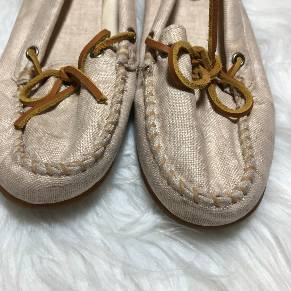 Minnetonka  Beige Canvas Loafers Size 7.5 - Picture 2 of 7